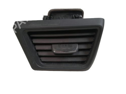 air-vent-nissan-leaf-ze1-2017-34469150 main image