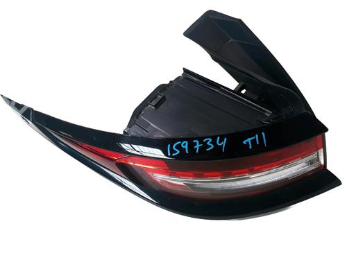 Used Left taillight Left taillight DS DS 3 / DS 3 CROSSBACK (UR_, UC_, UJ_) 1.5 BlueHDi 110 (UCYHSK) (110 hp) 33404398 33404398