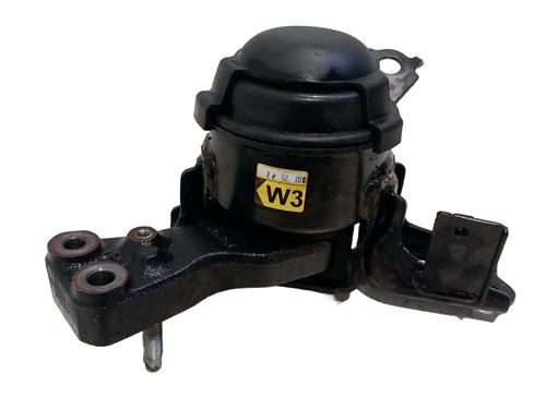 Used Engine mount Engine mount TOYOTA YARIS (_P13_) 1.5 Hybrid (NHP130_) (101 hp) 33408670 33408670