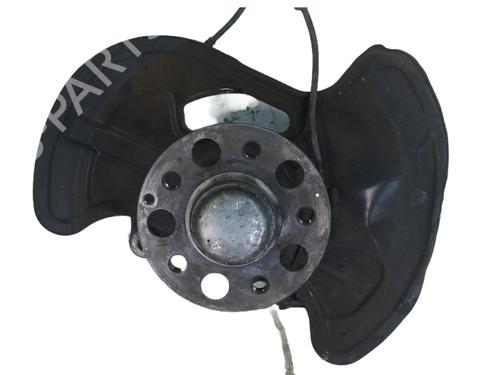 Used Left front steering knuckle Left front steering knuckle MERCEDES-BENZ C-CLASS (W204) C 200 CDI (204.001) (136 hp) 33405553 33405553