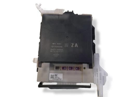 Used Fuse box Fuse box 35733163 35733163