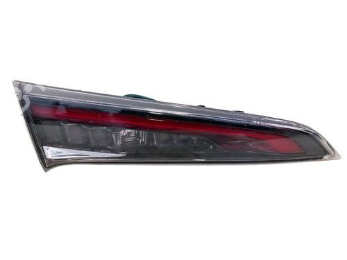 Used Left tailgate light Left tailgate light TOYOTA COROLLA Cross (ZVG1_, ZSG1_, MXGH1_, MXGA1_) 1.8 Hybrid (ZVG10, ZVG11, XG1T) (98 hp) 34550417 34550417