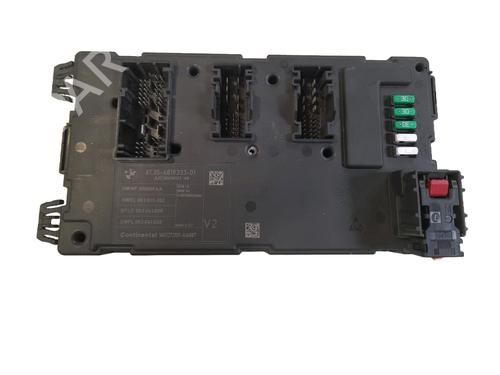Used Fuse box Fuse box 35733649 35733649