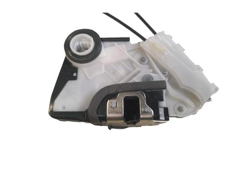 Used Front left lock Front left lock TOYOTA YARIS (_P13_) 1.5 Hybrid (NHP130_) (101 hp) 34470131 34470131