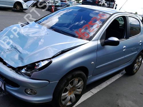 Used Left mirror PEUGEOT 206 Hatchback (2A/C) 1.4 16V (88 hp) 18557046