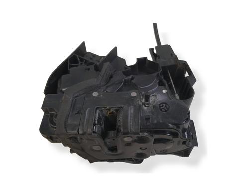 rear-left-lock-renault-megane-iv-hatchback-b9amn_-2015-34469648 main image