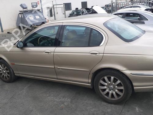 Brugte JAGUAR X-TYPE I (X400)  2.5 V6 All-wheel Drive  4642030