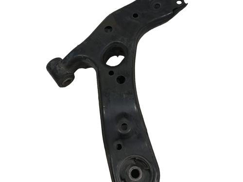Used Left front suspension arm TOYOTA PRIUS PLUS (_W4_) 1.8 Hybrid (ZVW40W, ZVW41W) (136 hp) 21572334