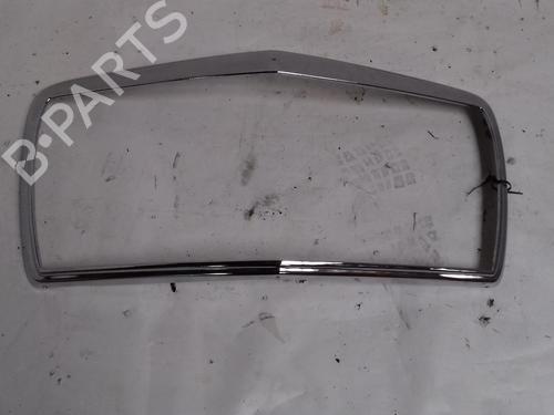 Grill MERCEDES-BENZ C-CLASS (W203) C 200 CDI (203.004) (116 hp) 25256245