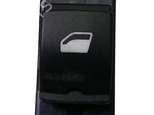 Mando elevalunas delantera derecho Mando elevalunas delantera derecho PEUGEOT 2008 II (UD_, US_, UY_, UJ_, UR_, UC_) 1.2 PureTech 130 (USHNS, URHNS) (130 hp) 36235005 36235005