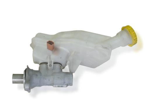 Used Brake master cylinder Brake master cylinder PEUGEOT 2008 I (CU_) 1.2 THP 110 / PureTech 110 (110 hp) 33406662 33406662