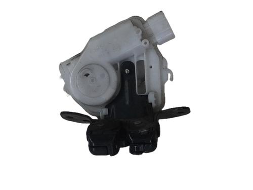 Used Tailgate lock Tailgate lock TOYOTA YARIS (_P13_) 1.0 (KSP130_, KSP130) (69 hp) 34464360 34464360