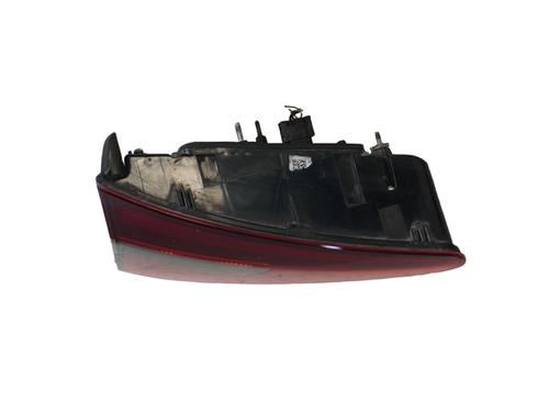 left-tailgate-light-alfa-romeo-stelvio-949_-2016-33404569 main image
