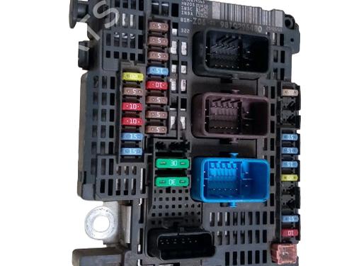 Used Fuse box Fuse box PEUGEOT 508 I (8D_) 1.6 HDi (112 hp) 35734777 35734777