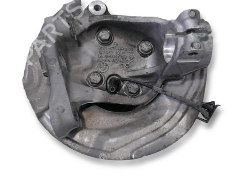 Used Left front steering knuckle Left front steering knuckle BMW 1 Convertible (E88) [2007-2013] 33979624 33979624