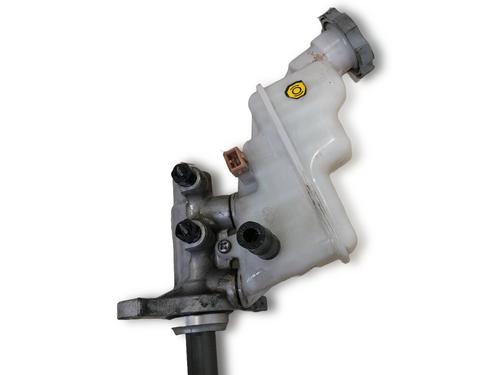 brake-master-cylinder-kia-rio-iii-ub-2011-2012-2013-2014-2015-2016-2017-33979481 main image