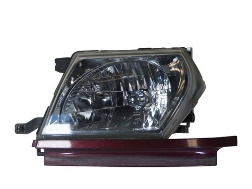 Used Left headlight NISSAN PATROL GR V Wagon (Y61) [1997-2025]  19128460