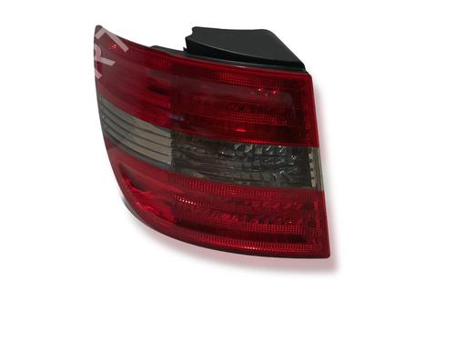 Used Left taillight Left taillight 33979445 33979445