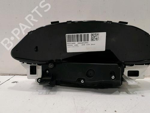 Used Instrument cluster Instrument cluster TOYOTA YARIS (_P9_) 1.4 D-4D (NLP90_, NLP90R) (90 hp) 34462606 34462606