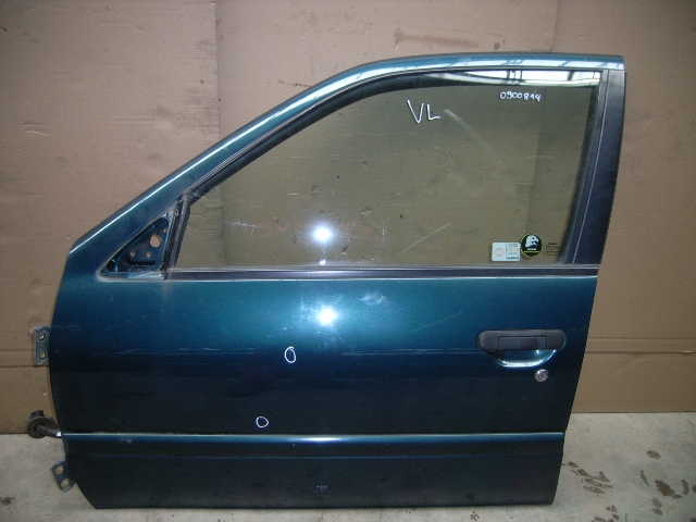 に Left front door NISSAN PRIMERA (P10) 2.0 16V 2613298 | B-Parts