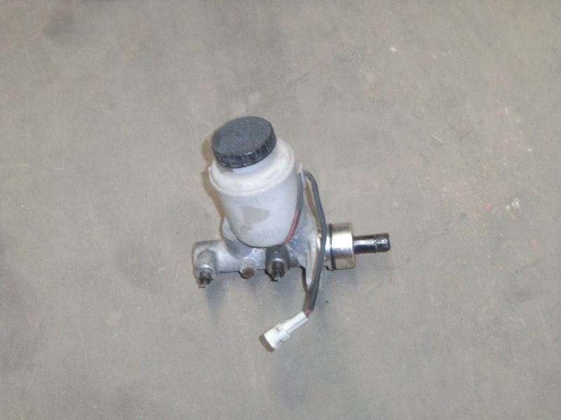 Master brake SUZUKI BALENO Estate (EG) 1.6 i 16V (SY416) 2633859 BParts