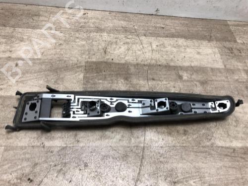 Używane Lampa oświetlenia tablicy rejestracyjnej OPEL MERIVA A MPV (X03) 1.6 (E75) (87 hp) 23871551