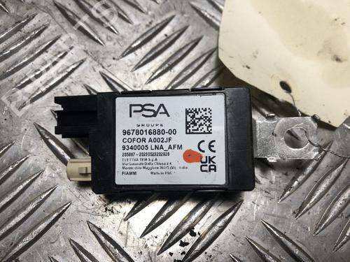 Antenne/Base Antenne/Base PEUGEOT 2008 II (UD_, US_, UY_, UJ_, UR_, UC_) 1.2 PureTech 130 (USHNS, URHNS) (130 hp) 33844592 33844592