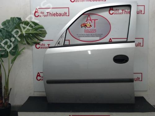 Used Left front door OPEL MERIVA A MPV (X03) 1.6 16V (E75) (100 hp) 30780461