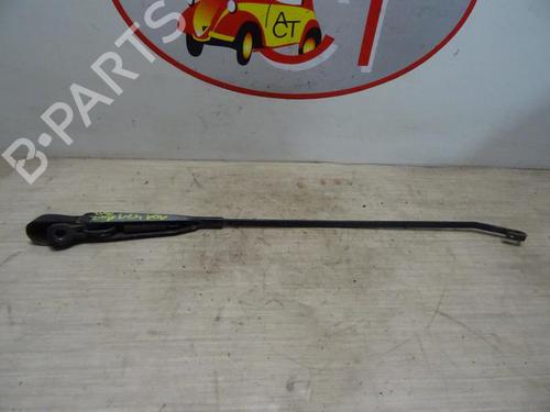 Used Front windshield wiper arm RENAULT CLIO II (BB_, CB_) 1.2 (BB0A, BB0F, BB10, BB1K, BB28, BB2D, BB2H, CB0A,... (58 hp) 13275973