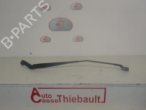 Used Front windshield wiper arm RENAULT TWINGO II (CN0_) 1.5 dCi (CN0E) (64 hp) 21600198