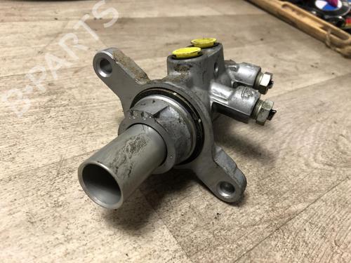 Used Brake master cylinder Brake master cylinder FORD FOCUS III 2.0 TDCi (163 hp) 23872980 23872980