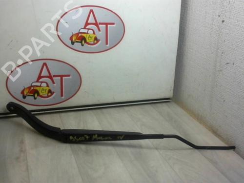 Used Front windshield wiper arm RENAULT MEGANE IV Hatchback (B9A/M/N_) 1.6 TCe 205 (B9MV) (205 hp) 23109780