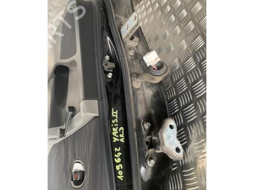 Porta trás direita TOYOTA YARIS (_P9_) 1.4 D-4D (NLP90_, NLP90R) | BP30786213C5 