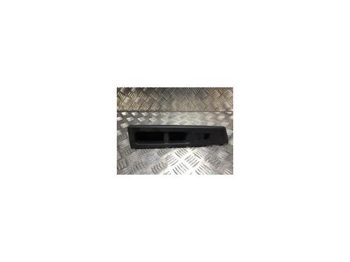 Used Right front window switch TOYOTA YARIS (_P9_) 1.4 D-4D (NLP90_, NLP90R) (90 hp) 30769462