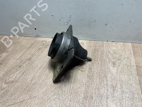 Used Engine mount Engine mount OPEL VIVARO A Platform/Chassis (X83) 2.5 DTi (135 hp) 13264743 13264743