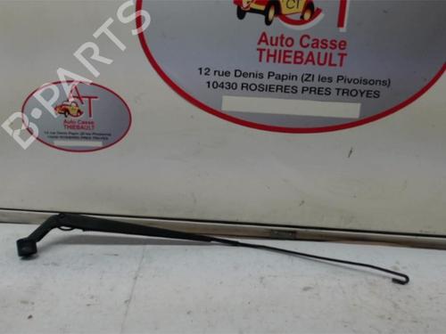 Used Front windshield wiper arm SUZUKI ALTO VII (GF, HA25_, HA35_) 1.0 (AMF310, GFC31S) (68 hp) 13263520