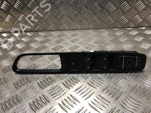 Used Left front window switch RENAULT CAPTUR I (J5_, H5_) 1.5 dCi 90 (J5N4, J5M5, J5MW, J5M6, J5AL, J5AJ) (90 hp) 25306972