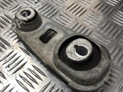 Used Engine mount RENAULT MEGANE IV Hatchback (B9A/M/N_) 1.5 dCi 110 (B9A3) (110 hp) 31200915