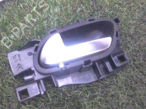 Used Front left interior door handle PEUGEOT 208 I (CA_, CC_) 1.6 HDi / BlueHDi 75 (75 hp) 12968179
