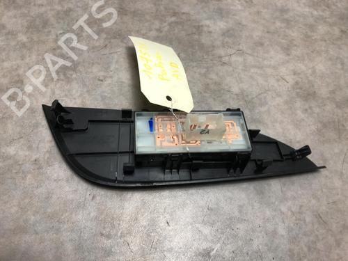 Used Right front window switch NISSAN PULSAR Hatchback (C13) 1.5 dCi (110 hp) 20620437