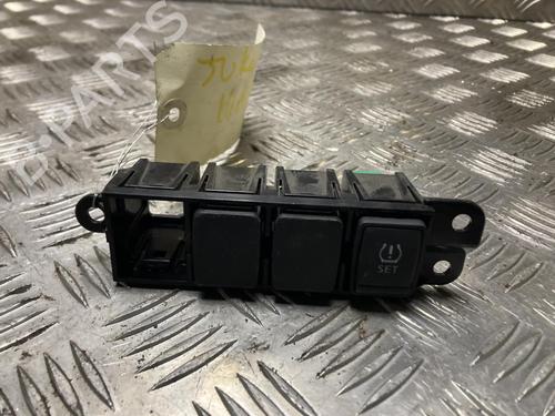 Used Switch Switch NISSAN JUKE (F15) 1.5 dCi (110 hp) 33266363 33266363