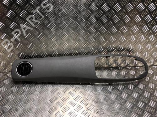 Used Air vent TOYOTA YARIS (_P9_) 1.4 D-4D (NLP90_, NLP90R) (90 hp) 23036808