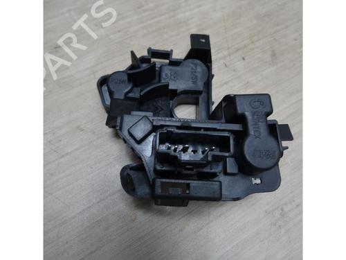 Lampa oświetlenia tablicy rejestracyjnej PEUGEOT 206 Hatchback (2A/C) 1.4 HDi eco 70 | BP13290626I40 