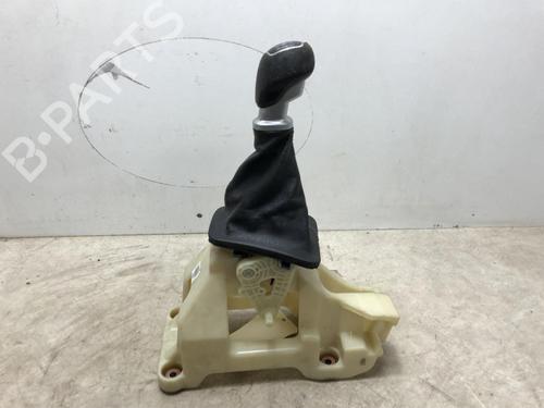 Used Gear lever KIA VENGA (YN) 1.4 CRDi 90 (90 hp) 23105869