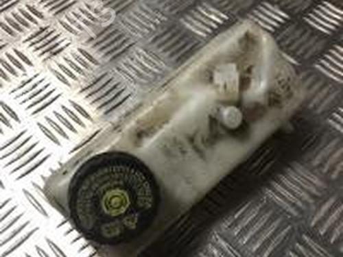 Serbatoio del liquido dei freni RENAULT KANGOO / GRAND KANGOO II (KW0/1_) 1.5 dCi (KW0C, KW2C, KW4C) (106 hp) 30768339