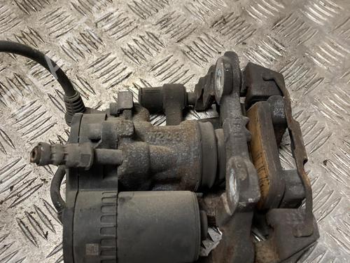 Venstre bremsekaliber bag Venstre bremsekaliber bag BMW 2 Active Tourer (F45) 216 d (116 hp) 36138839 36138839