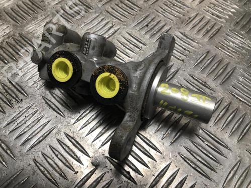 Used Brake master cylinder PEUGEOT 208 II (UB_, UP_, UW_, UJ_) 1.2 PureTech 75 (75 hp) 31245711