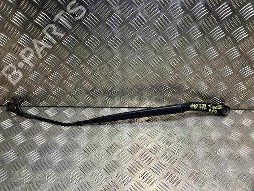 Used Front windshield wiper arm FIAT TIPO Saloon (356_, 357_) 1.4 (356SXA1B) (95 hp) 32001800