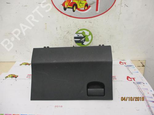Used Glove box TOYOTA YARIS (_P9_) 1.4 D-4D (NLP90_, NLP90R) (90 hp) 13226402