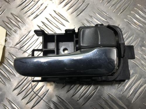 Used Front right interior door handle NISSAN X-TRAIL I (T30) 2.2 Di 4x4 (114 hp) 26731628